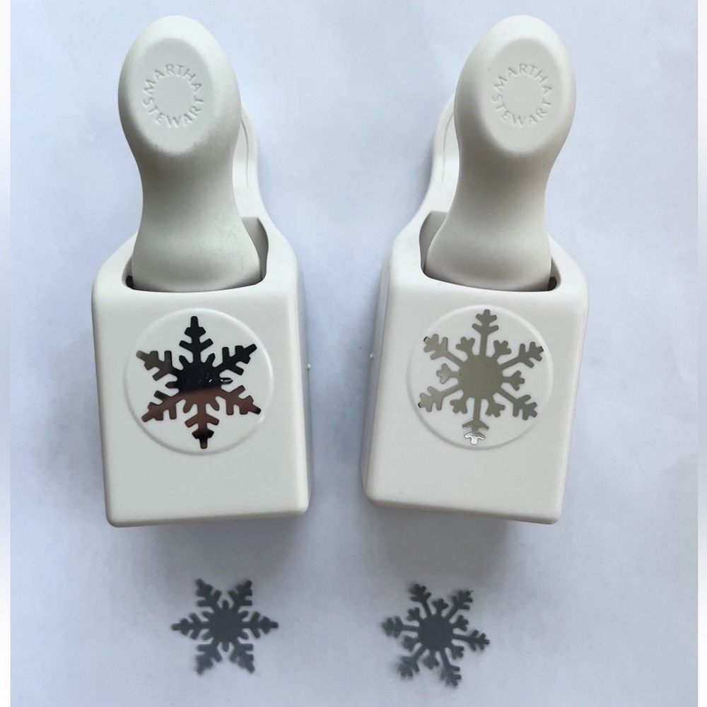 Martha Stewart Set of 2 Alpine Snowflake Arctic Snowflake Paper Punches Cards